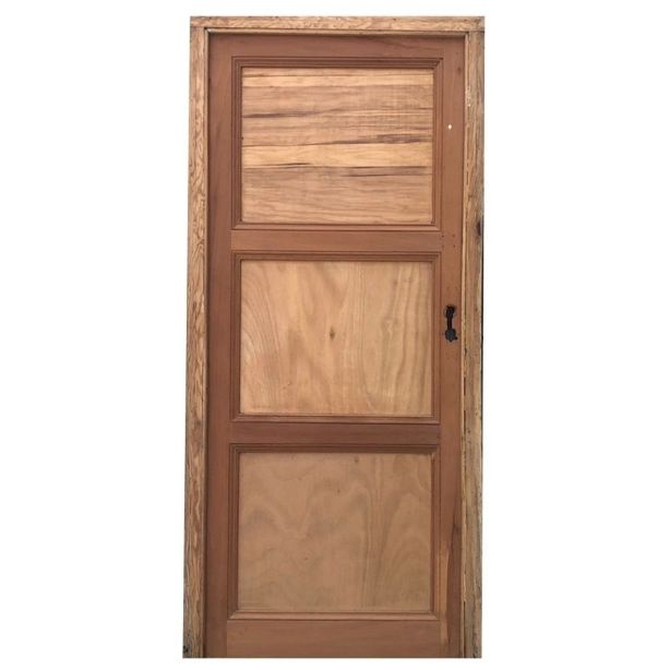 Antigua puerta tablero de madera cedro