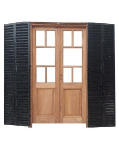 Dos puertas de madera cedro con celosías 