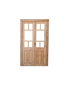 Cuatro puertas griegas de madera antigua