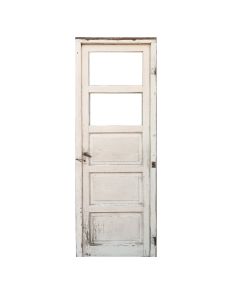 Antigua puerta de madera cedro a una hoja