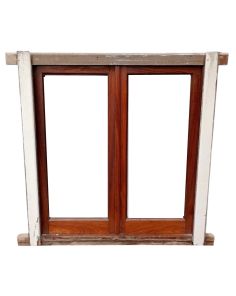 Antigua ventana de madera cedro con marco