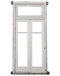 Antigua puerta ventana de madera cedro