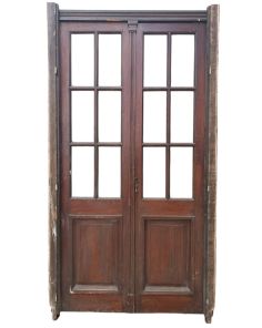 Dos antiguas puertas de madera cedro 