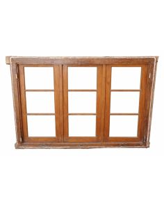 Antigua ventana de cedro con marco