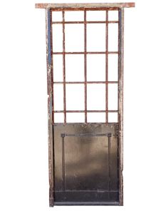 Antigua puerta tipo mampara de hierro