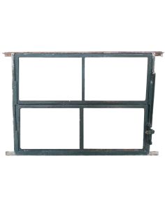 Dos antiguas ventanas mamparas de hierro 