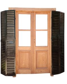 Dos puertas de madera cedro con celosías
