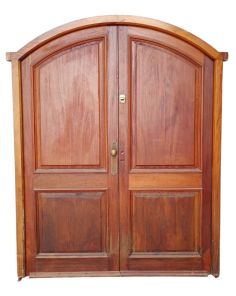 Antigua puerta de frente ciega de madera cedro