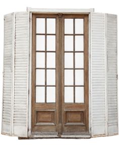 Antigua puerta de madera cedro con celosías