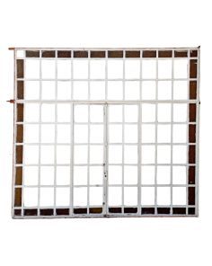 Antigua ventana tipo mampara de hierro