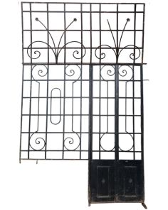 Antiguo cerramiento de hierro tipo mampara