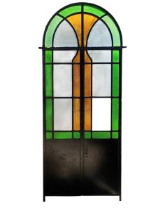 Antigua puerta tipo mampara de hierro