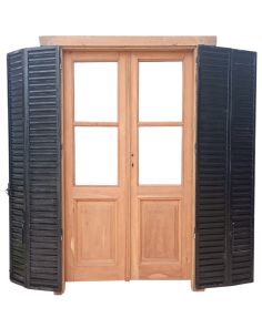 Tres puertas de madera cedro con celosías