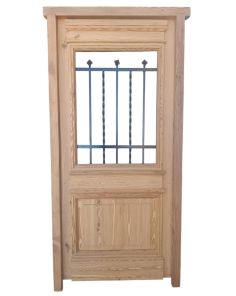 Puerta de frente en madera antigua pinotea 