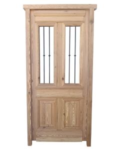 Puerta de frente en madera antigua pinotea 