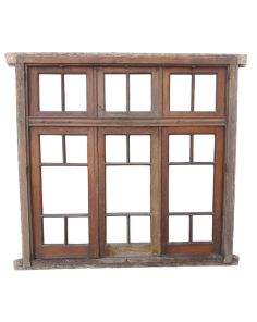 Antigua ventana de cedro con marco