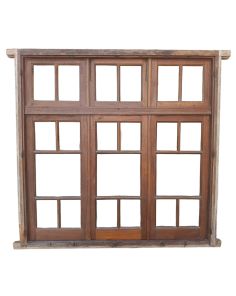 Antigua ventana de cedro con marco