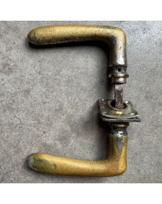 Antiguo picaporte de bronce