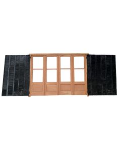 Portada de madera antigua cedro con celosías