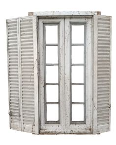 Cuatro ventanas de cedro con celosías