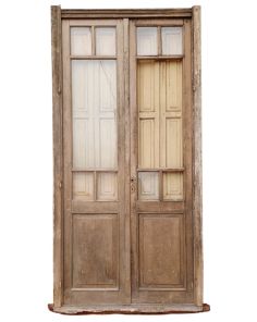 Puerta de madera cedro con postigos