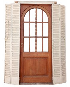 Puerta antigua de madera cedro con celosías