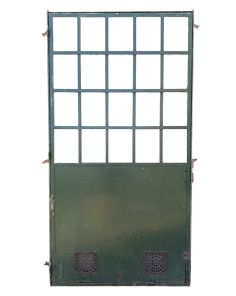 Antigua puerta tipo mampara de hierro