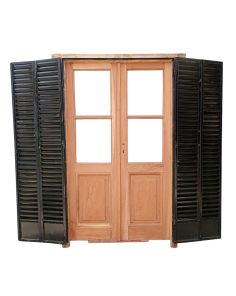 Puerta de madera cedro con celosías
