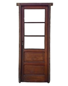 Puerta vidriada de cedro con postigo
