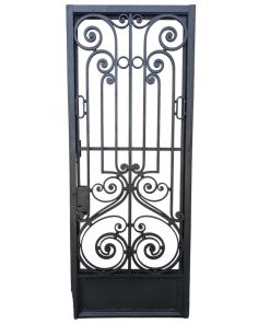 Antigua puerta de frente de hierro forjado