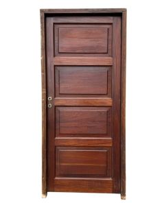 Antigua puerta tablero de madera cedro