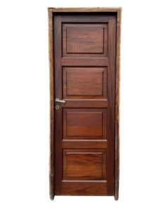 Antigua puerta tablero de madera cedro