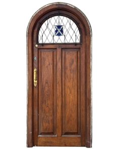 Antigua puerta de frente de madera cedro
